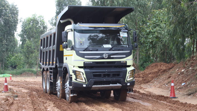 VOLVO TRUCKS INDIA SHOWCASES VOLVO FMX 500 OFF-ROAD DUMP TRUCK AND