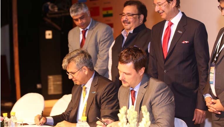 Signing of MoU at ACMA iAutoConnect 2016