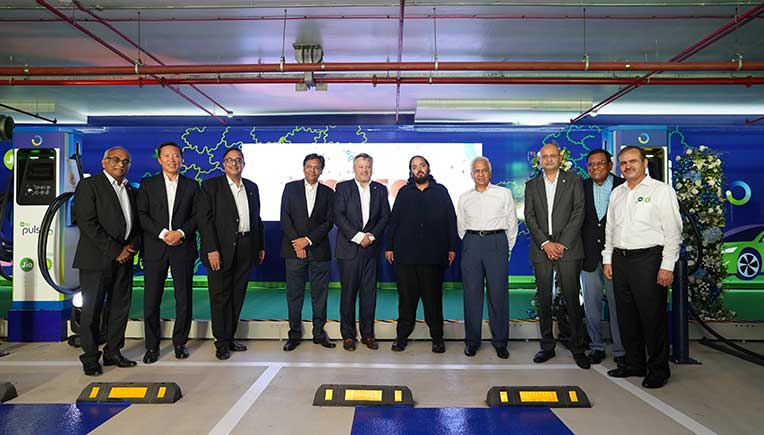 Anant Ambani , Murray Auchincloss inaugurate Jio-bp’s 500th EV-charging station 