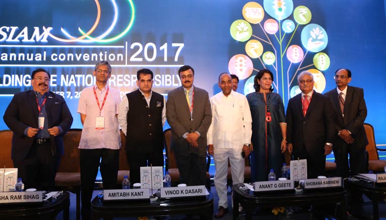 Union Minister of Heavy Industries and Public Enterprises, Anant G Geete and others at the SIAM Annual Convention