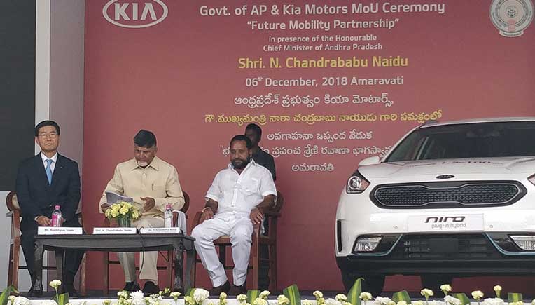 Kookhyun Shim, Managing Director and CEO of Kia Motors India with Chandrababu Naidu, CM, Andhra Pradesh