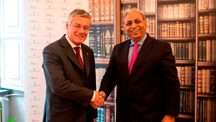 From R to L: CP Gurnani, CEO & Managing Director, Tech Mahindra and Paolo Pininfarina, Chairman Pininfarina S.p.A shake hands to announce the joint agreement