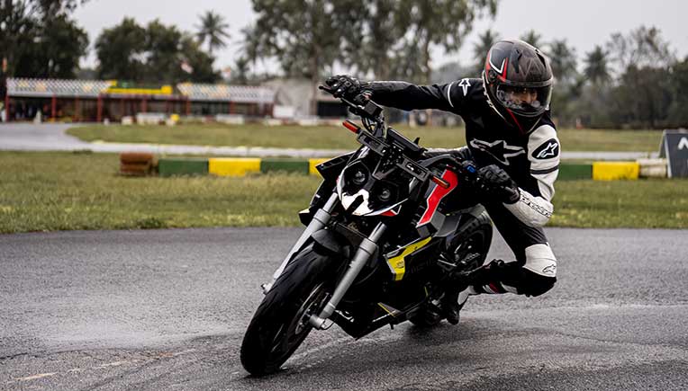 Orxa-Energies_s-electric-performance-motorcycle-Mantis-on-road