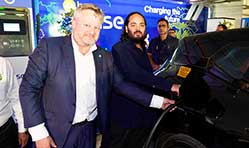 Anant Ambani , Murray Auchincloss inaugurate Jio-bp’s 500th EV-charging station 