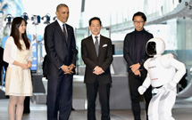 Honda’s Asimo greets US President Obama