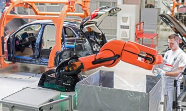 Human-robot cooperation in Audi plant in Germany 
