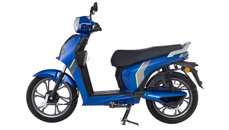Bgauss unveils new electric scooter D15; Bookings open at Rs 499