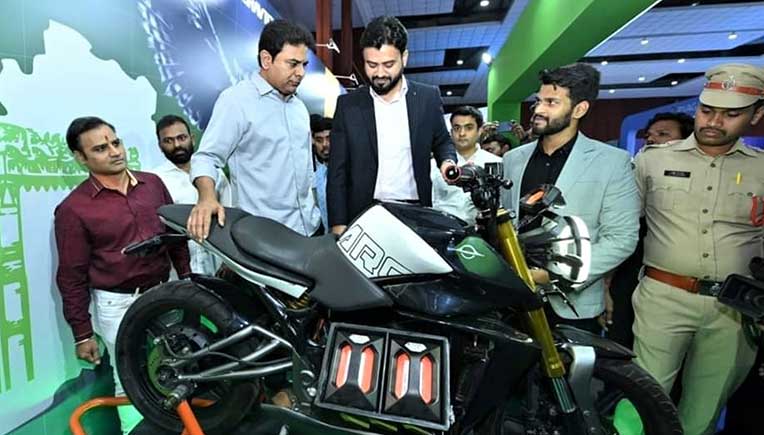 Gravton Motors unveils new e-bike Arq at Hyderabad e-show