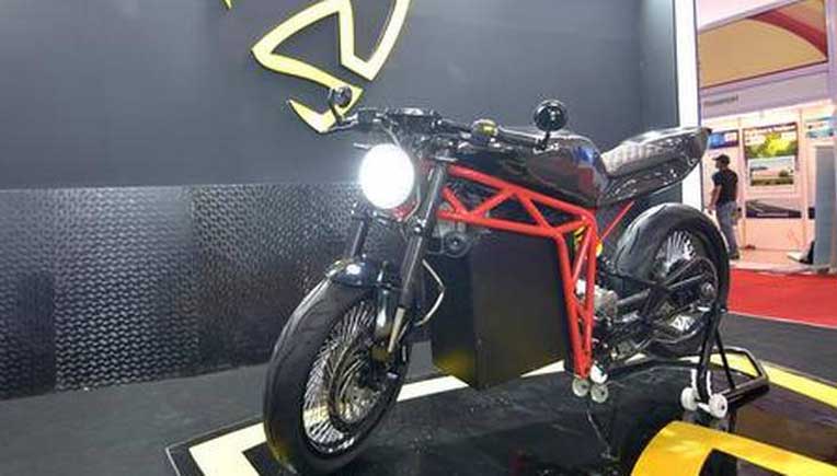 Menza  Motors  Pvt.  Ltd unveiled an electric  motorcycle  Menza  Lucat  at the Auto Expo 2018