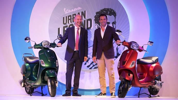 Stefano Pelle Managing Director of Piaggio India & Vespa’s global brand ambassador Alessandro Del Piero