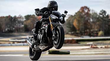 2021 Triumph Speed Triple 1200 takes performance to new level