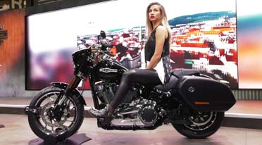 EICMA 2017 WRAP UP: New Harley-Davidson Sport Glide Motorcycle unveiled