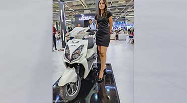 WardWizard Innovations displays electric two-wheelers 