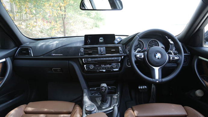 Dash area of the new 3 Series M Sport