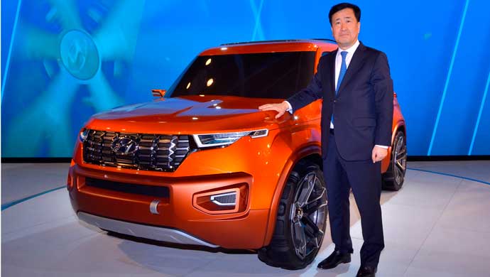 YK Koo, Managing Director, Hyundai Motor India unveils the HND-14, Carlino at Auto Expo 2016