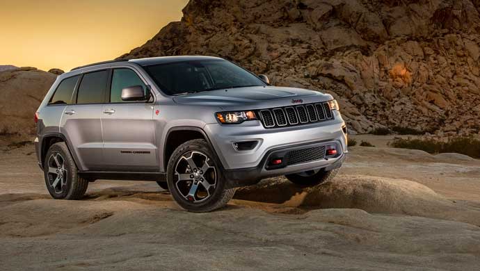 2017 Grand Cherokee Trailhawk - Front View