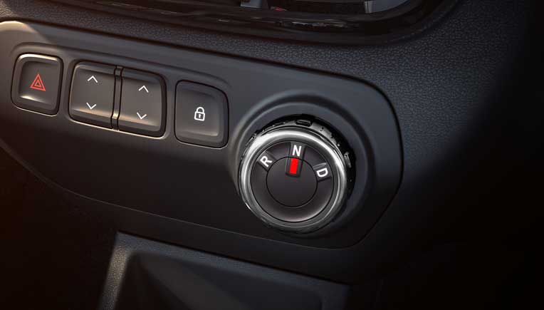The Easy-R gear box can be operated with an innovative shift control dial 