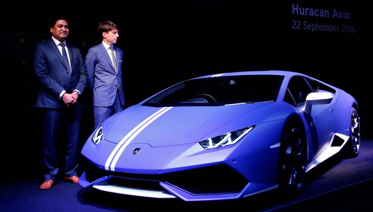 The new Huracán Avio was unveiled by Andrea Baldi, General Manager Asia-Pacific Region, Automobili Lamborghini S.p.A and Sharad Agarwal, Head-Lamborghini India