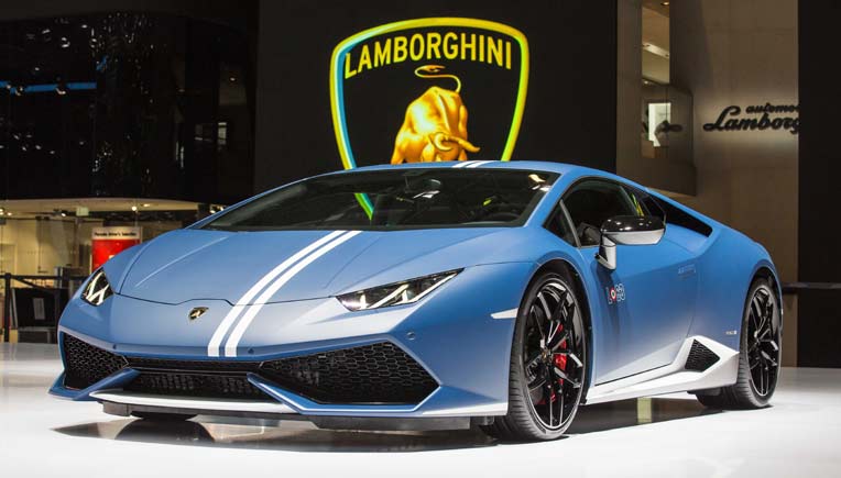 The Huracán Avio is available in five new color variants, specifically developed for this model