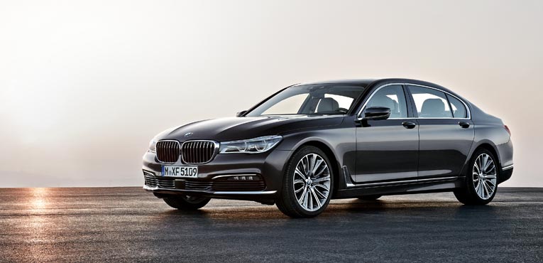 BMW debuts next gen 7 series with tons of luxury features