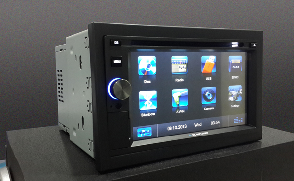 Blaupunkt multimedia navigation unit for Rs 30990