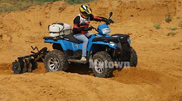 First drive of Polaris Sportsman 570 tractor 