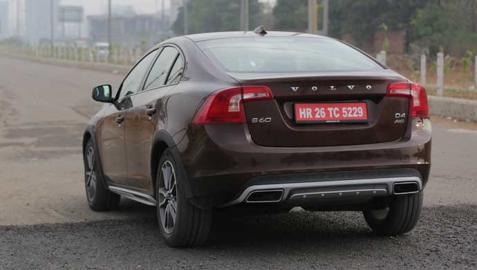 Volvo S60 Cross Country - Rear View