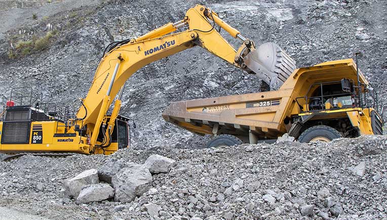 A tale of two Komatsu PC850-8EO Super Excavators and two quarries