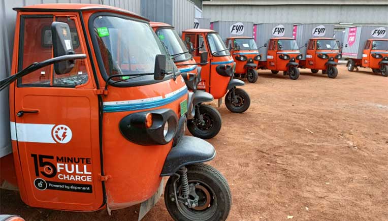 Altigreen delivers 200 neEV Tez vehicles  in Bengaluru in single day to Fyn Mobility