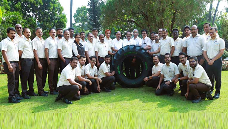 Plant team with the tyre