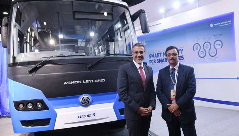 Vinod K. Dasari, Managing Director, Ashok Leyland and Chetan Maini, Co-Founder and Vice Chairman, Sun Mobility at Auto Expo 2018