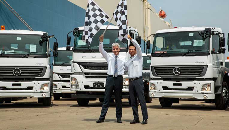 Erich Nesselhauf, MD and CEO, Daimler India Commercial Vehicles and Atsushi Matsumoto, Managing Director, MOL Bulk Shipping (India) during the flag-off the export of Mercedes-Benz and Fuso vehicles