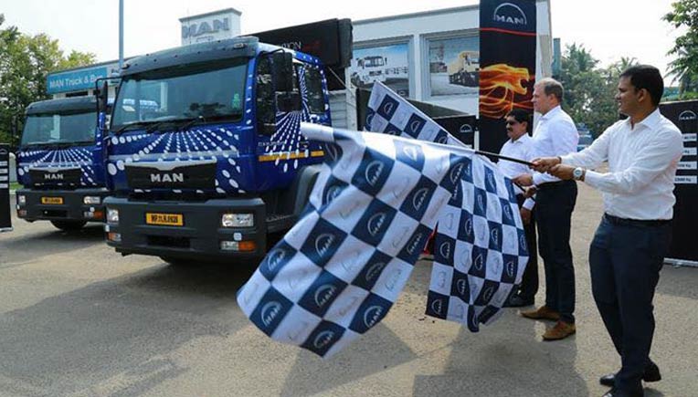 Joerg Mommertz, CMD, MAN Trucks India flagging off The MAN Expedition from Kochi