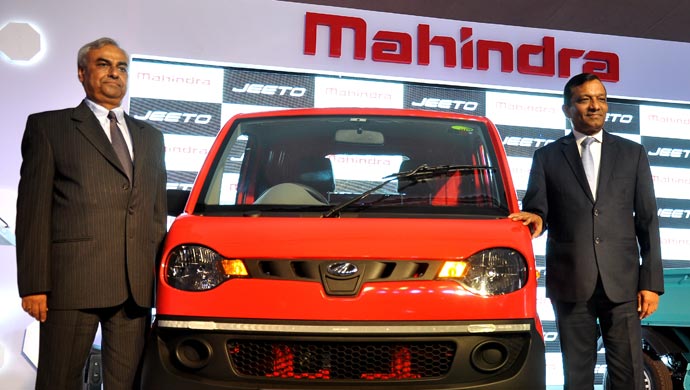 R-L: Dr.Pawan Goenka, Executive Director, M&M Ltd and Pravin Shah, President & Chief Executive, Automotive, M&M at the launch of Mahindra's all new mini-truck Jeeto, in Zaheerabad.