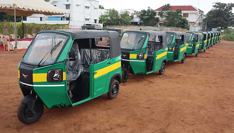 Montra Electric unveils super auto, creates EV awareness in Tirunelveli