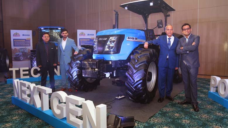 Deepak Mittal (2nd from right), Raman Mittal (extreme right), Rahul Mittal (2nd from left) and Gaurav Saxena at the launch of  Solis 120HP tractor