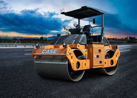 CASE delivers 5,000th vibratory tandem compactor in India