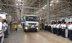 Daimler India rolls out LHD Fuso trucks for export