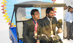 Lohia Auto unveils eco-friendly e-rickshaw Humrahi