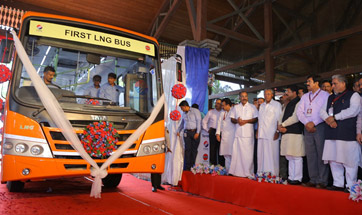Tata Motors unveils India’s first LNG bus