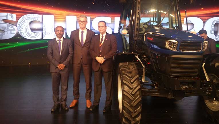 P Kaniappan, President and Managing Director, Wabco India & Hubert Flahaux, Wabco Vice President, Off Highway Business Unit with Nikhil Nanda, Chairman & Managing Director, Escorts Limited 
