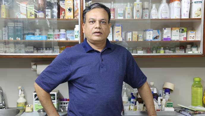 Dr Anuj Synghal, the veterinary doctor
