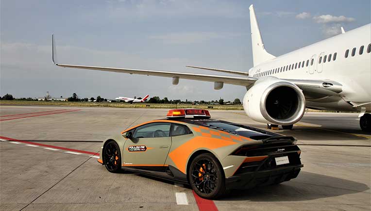 Italy’s Bologna Airport gets a new Lamborghini Huracán Evo follow-me car 