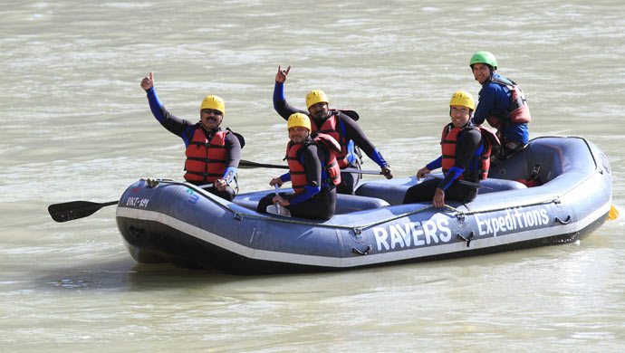 Braveheart journalists rafting on the Ganges