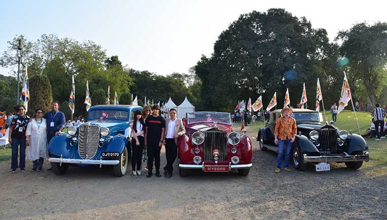 (R-L)-1934-Packard-Coupe-Roadster-of-Gautam-Singhania,-1949-RR-Silver-Wraith-of-Yohan-Poonawalla,-1936-Nash-Ambassador-Series-1290-Sedan-of-Diljeet-Titus