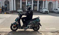 Ampere electric scooter reaches New Delhi en route to Kanyakumari
