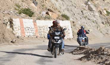 Ladakh and back on a Mahindra Gusto