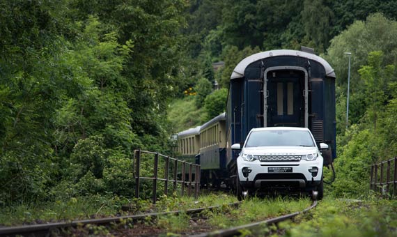 Land Rover Discovery Sport pulls a 100-tonne train