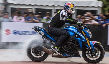 Suzuki Gixxer Day celebrates with freestyle stunt-rider Aras Gibieza 