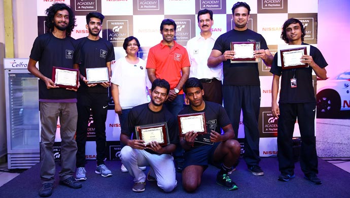 Chennai winners with Nissan India officials and Karun Chandhok